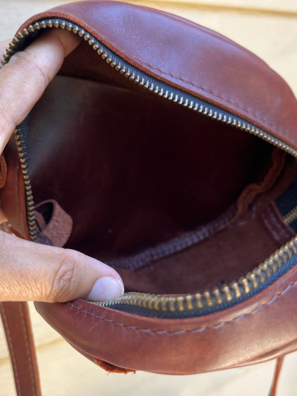 Portland Leather Burgundy Round Leather Messenger Bag - Picture 8 of 10